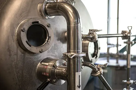 Centrifugal-flow thin-film vacuum evaporator